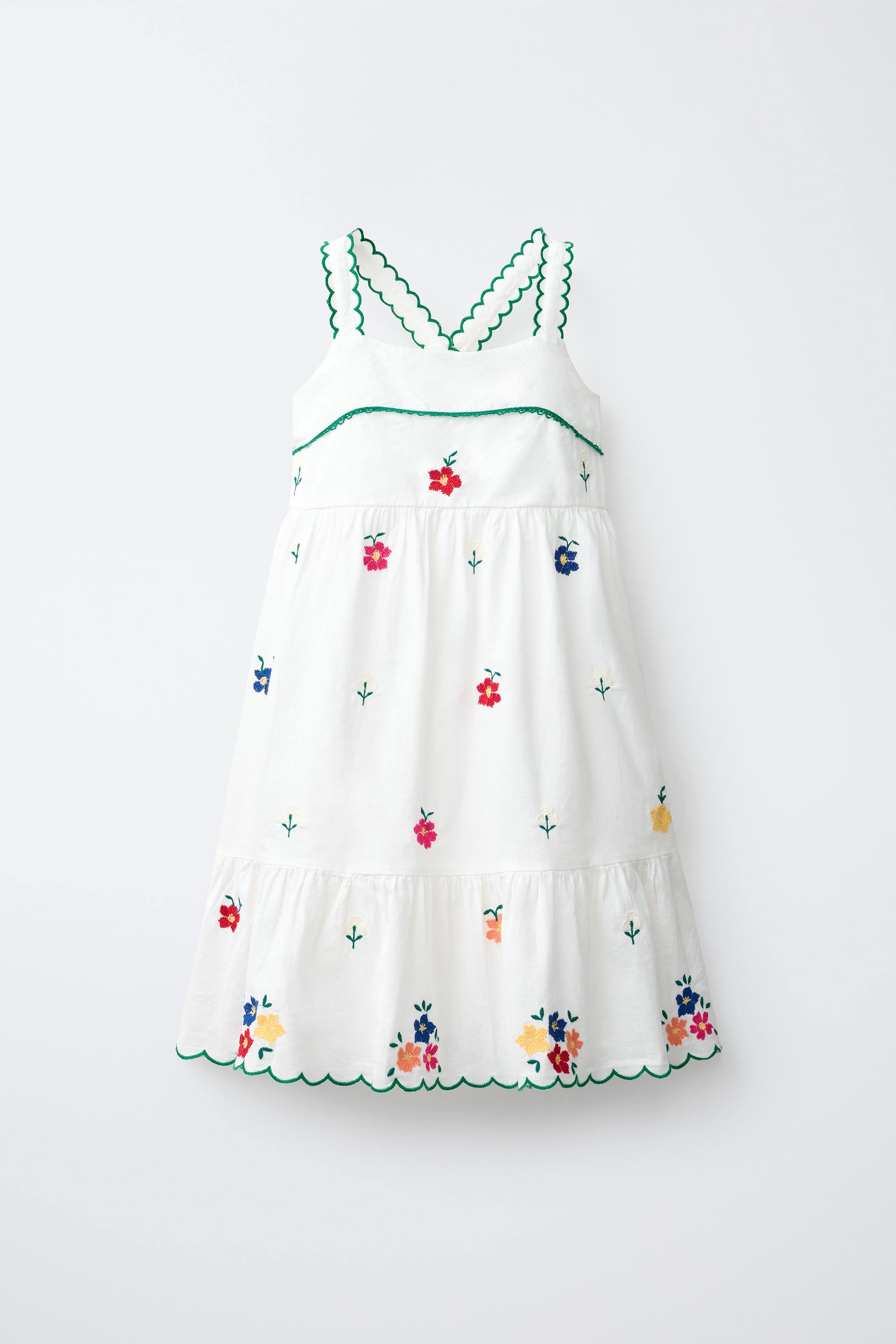 ROBE BRODÉE FLORALE